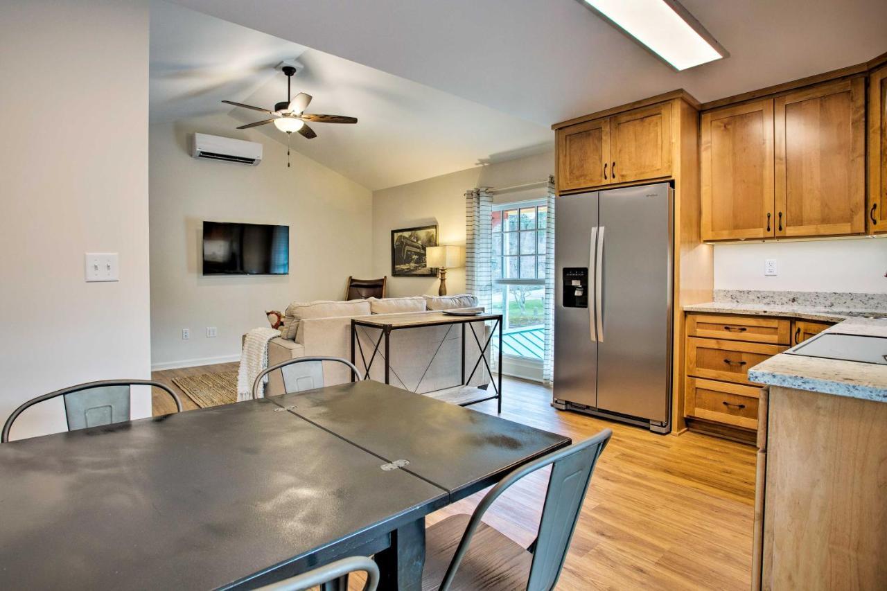 Newly Remodeled Apartment On Main Street In Saluda Exterior foto